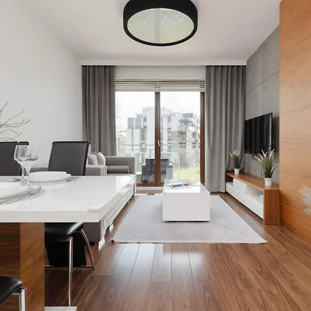 Silver Glam In Wilanow By Renters Varsavia