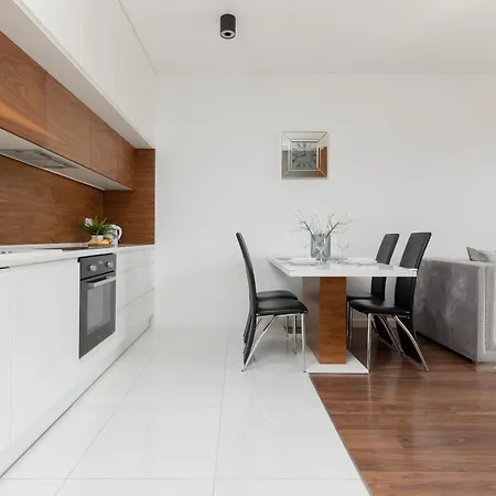 Silver Glam In Wilanow By Renters Apartamento Varsóvia
